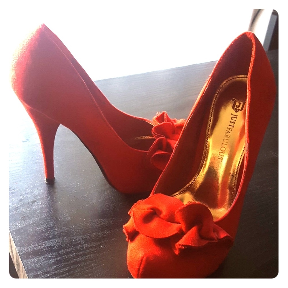 Red hot Ruffled Pumps